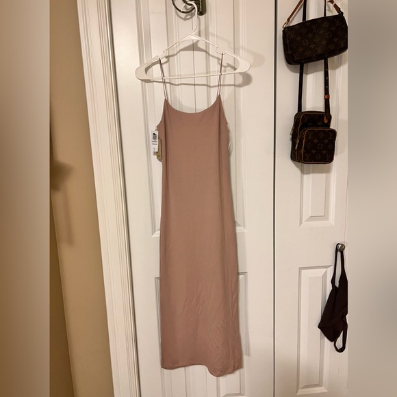 Brand new Maxi Dress from Aritizia - Picture 3 of 3